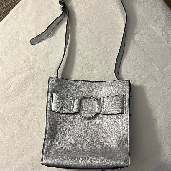 London Fog Silver Bow Accent Shoulder Bag - Picture 6 of 6